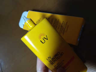 네이처컬렉션 이자녹스 UV 선 프로 365 익스트림 선 플루이드 100ml — 5점을 준 리뷰어가 2020년 5월 올린 사용 사진