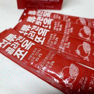 조은약초 석류콜라겐 석류즙 석류쪼옥 젤리 스틱 15포 x 20g — 5점을 준 리뷰어가 2020년 7월 올린 사용 사진