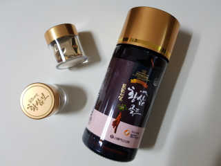 서울약사신협_프리미엄황삼골드_3.75g x 12환+75mgx12병 — 5점을 준 리뷰어가 2020년 9월 올린 사용 사진