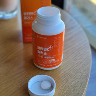서울약사신협_비타민C플러스_1,200mg x 60정 — 5점을 준 리뷰어가 2020년 11월 올린 사용 사진