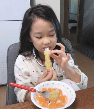 가치식탁 리얼치즈스틱, 리얼크림치즈볼 — 5점을 준 리뷰어가 2020년 10월 올린 사용 사진