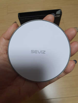 세비즈 원형패드형무선충전기 FC900 — 4.5점을 준 리뷰어가 2020년 4월 올린 사용 사진