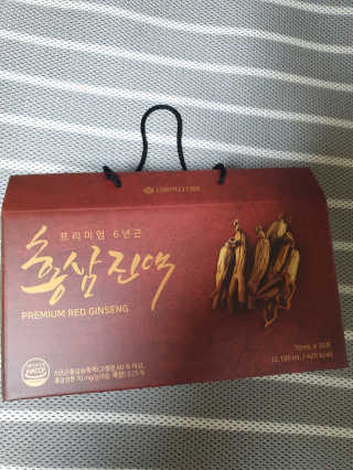 서울약사신협_프리미엄 6년근 홍삼진액_70mlx30포 — 5점을 준 리뷰어가 2020년 6월 올린 사용 사진