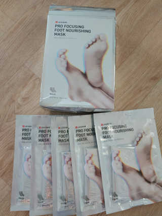 리더스코스메틱 리더스 프로 포커싱 풋 너리싱 마스크/5매 — 4점을 준 리뷰어가 2020년 9월 올린 사용 사진