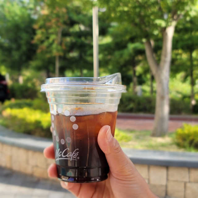 맥도날드 빨대가 필요없는 뚜껑이 리뷰 사진