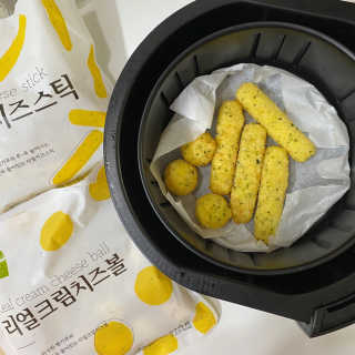 가치식탁 리얼치즈스틱, 리얼크림치즈볼 — 5점을 준 리뷰어가 2020년 4월 올린 사용 사진