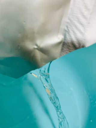 [설랩] 클렌징워터 세안수 500ml x 6팩 — 4점을 준 리뷰어가 2020년 7월 올린 사용 사진