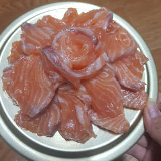 동원산업 항공직송 동원생연어_400g — 5점을 준 리뷰어가 2020년 5월 올린 사용 사진