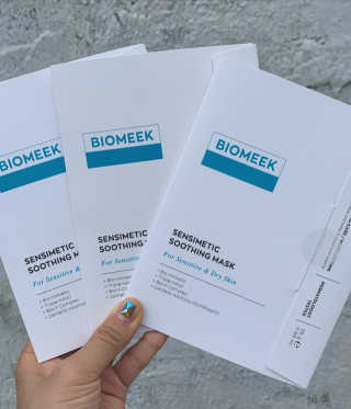 바이오믹 BIOMEEK SENSIMETIC SOOTHING MASK.S — 4.5점을 준 리뷰어가 2020년 7월 올린 사용 사진