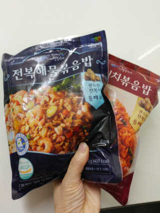 바다는다웰빙이다 전복해물볶음밥/전복김치볶음밥 250g-4봉지 — 5점을 준 리뷰어가 2020년 8월 올린 사용 사진