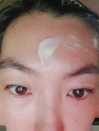 어글리프루프 크림 바이어글리 하이드레이션 샤워 50ml — 5점을 준 리뷰어가 2020년 11월 올린 사용 사진