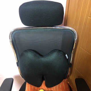 바네스데코 메모리폼 라텍스 등받이 날개쿠션 — 5점을 준 리뷰어가 2020년 6월 올린 사용 사진