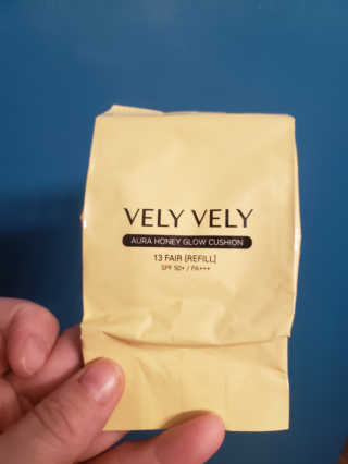 VELY VELY 아우라 허니 글로우 쿠션 — 4.5점을 준 리뷰어가 2020년 4월 올린 사용 사진