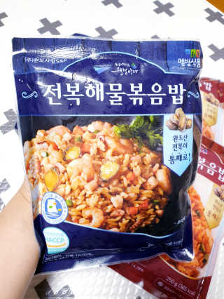 바다는다웰빙이다 전복해물볶음밥/전복김치볶음밥 250g-4봉지 — 5점을 준 리뷰어가 2020년 8월 올린 사용 사진