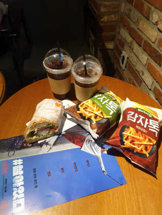 마켓오 감자톡 허브솔트맛/매콤달콤맛 — 5점을 준 리뷰어가 2020년 7월 올린 사용 사진