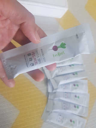 유유네이처 머빈스 젤리 레드비트 콜라겐 — 3점을 준 리뷰어가 2020년 6월 올린 사용 사진