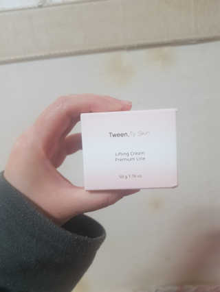 Tween.Ty Skin 트웬티스킨 리프팅 크림 프리미엄 라인 — 5점을 준 리뷰어가 2020년 11월 올린 사용 사진