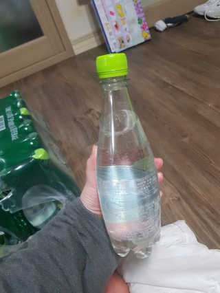 페리에 라임 500ml 투명페트 — 5점을 준 리뷰어가 2020년 11월 올린 사용 사진