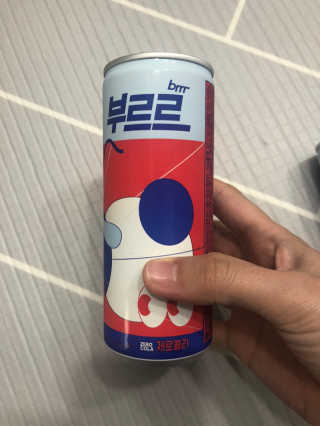 [칼로리 걱정 NO 제로칼로리 탄산음료]  부담없이 즐기는 부르르Brrr~~ 제로 콜라 — 5점을 준 리뷰어가 2020년 12월 올린 사용 사진