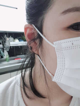 고세이프 마스크 50개입 + 실리콘 마스크 스트랩 — 5점을 준 리뷰어가 2020년 11월 올린 사용 사진