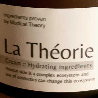 La Theorie Hydrating Ingredients | 하이드레이팅 인그레이디언츠 — 4.5점을 준 리뷰어가 2020년 5월 올린 사용 사진