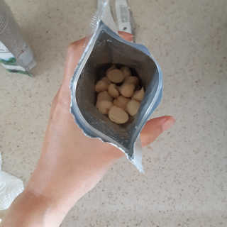 도이퉁 마카다미아 넛 90g  로얄 마카넛 오리지널 쏠트 허니 — 4점을 준 리뷰어가 2020년 11월 올린 사용 사진