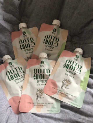 [꾸콤] 참참 OOTD쉐이크 담백한 일주일세트 50g x 5 — 5점을 준 리뷰어가 2020년 11월 올린 사용 사진