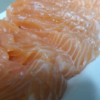 동원산업 항공직송 동원생연어_400g — 5점을 준 리뷰어가 2020년 4월 올린 사용 사진
