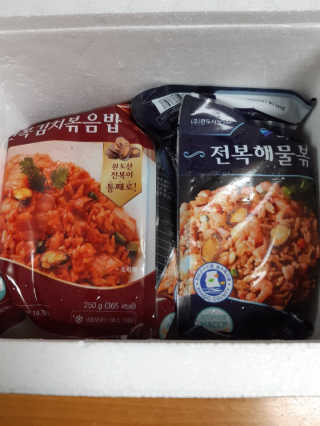 바다는다웰빙이다 전복해물볶음밥/전복김치볶음밥 250g-4봉지 — 4점을 준 리뷰어가 2020년 8월 올린 사용 사진