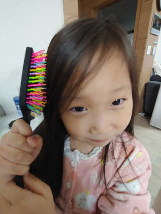 아이캔디 레인보우 볼륨S 패들 브러쉬 — 5점을 준 리뷰어가 2020년 11월 올린 사용 사진