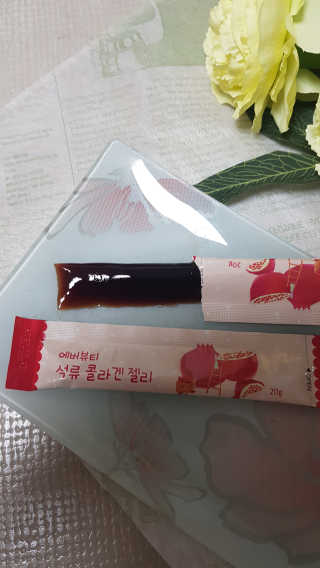 365더건강 에버뷰티 석류콜라겐 젤리 — 5점을 준 리뷰어가 2020년 8월 올린 사용 사진