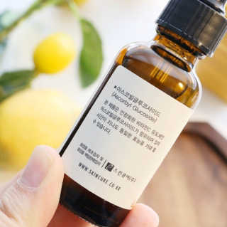 [스킨큐어] 산다화 비타민C 화이트닝 에센스 30ml — 5점을 준 리뷰어가 2020년 4월 올린 사용 사진