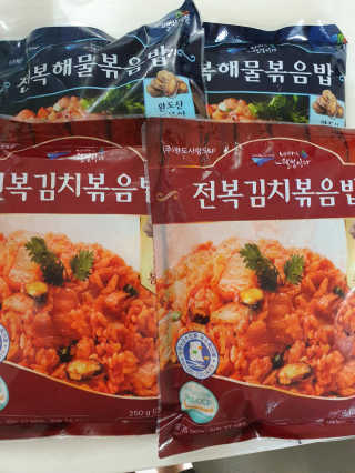 바다는다웰빙이다 전복해물볶음밥/전복김치볶음밥 250g-4봉지 — 5점을 준 리뷰어가 2020년 8월 올린 사용 사진