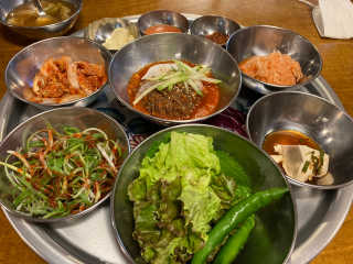 [동네맛집족발] 4개 족발 중 택1 — 5점을 준 리뷰어가 2020년 8월 올린 사용 사진