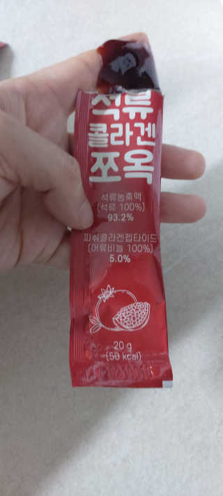 조은약초 석류콜라겐 석류즙 석류쪼옥 젤리 스틱 15포 x 20g — 5점을 준 리뷰어가 2020년 8월 올린 사용 사진