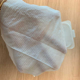 오브맘 밤 프리미엄 엠보싱 물티슈 70매 10개입 — 5점을 준 리뷰어가 2020년 12월 올린 사용 사진