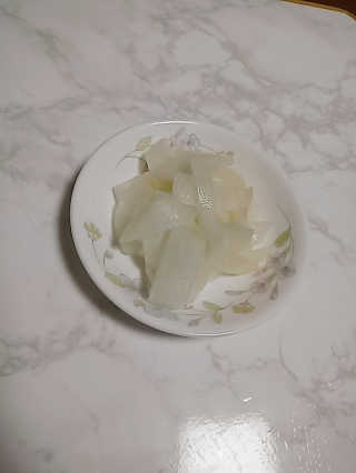 [해주냉면] 신천맛집 매운 비빔냉면 2인분 + 무절임 — 1점을 준 리뷰어가 2020년 5월 올린 사용 사진