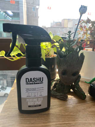 다슈코리아 다슈 솔루션 퍼퓸 데오 바디 스프레이 딥 우디 — 5점을 준 리뷰어가 2020년 4월 올린 사용 사진