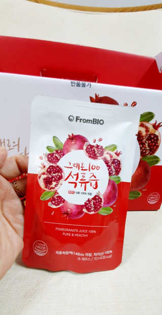 프롬바이오 오직 석류만 [그대로100 석류즙] 하루 1포로 건강하게 — 5점을 준 리뷰어가 2020년 6월 올린 사용 사진