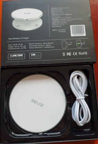 세비즈 원형패드형무선충전기 FC900 — 5점을 준 리뷰어가 2020년 4월 올린 사용 사진