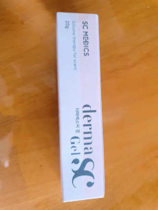 derma SC-Gel 더마에스씨 겔 20g — 5점을 준 리뷰어가 2020년 5월 올린 사용 사진