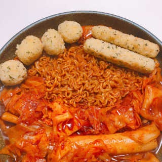 가치식탁 리얼치즈스틱, 리얼크림치즈볼 — 4.5점을 준 리뷰어가 2020년 10월 올린 사용 사진