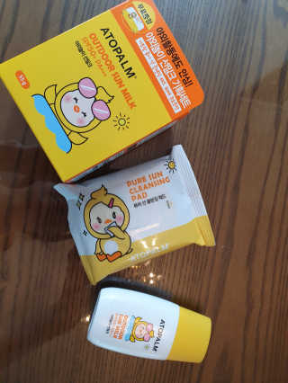 아토팜 야외놀이 선밀크 SPF50+ PA+++ — 5점을 준 리뷰어가 2020년 5월 올린 사용 사진