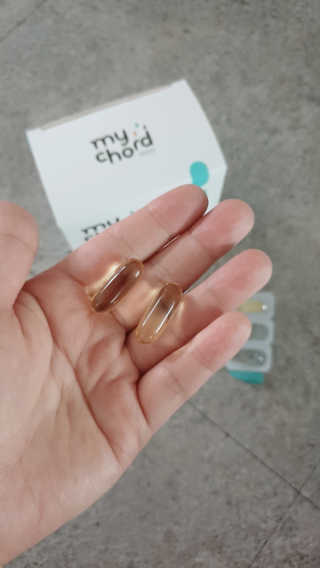 JW중외제약 마이코드 알티지 오메가3 1000 mg — 5점을 준 리뷰어가 2020년 7월 올린 사용 사진