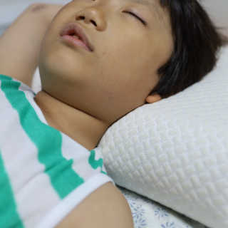 포유 메모리폼 경추베개 자모니베개 — 5점을 준 리뷰어가 2020년 9월 올린 사용 사진