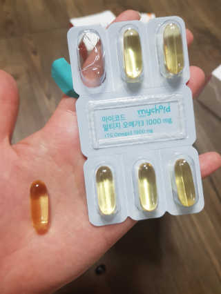 JW중외제약 마이코드 알티지 오메가3 1000 mg — 5점을 준 리뷰어가 2020년 7월 올린 사용 사진