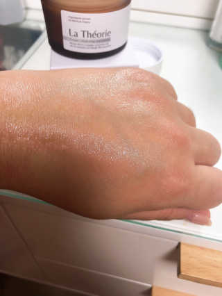 La Theorie Hydrating Ingredients | 하이드레이팅 인그레이디언츠 — 5점을 준 리뷰어가 2020년 5월 올린 사용 사진
