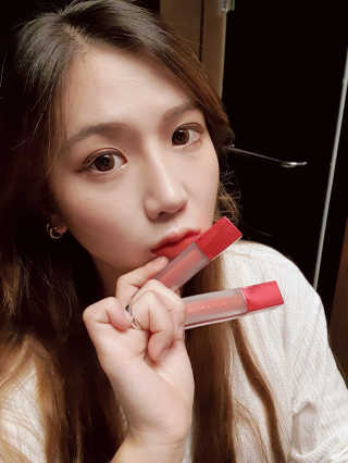 [블랙루즈] 에어 핏 벨벳틴트 시즌1 7종 중 택1+랜덤1 — 5점을 준 리뷰어가 2020년 10월 올린 사용 사진