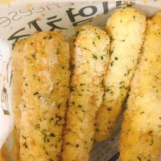 가치식탁 리얼치즈스틱, 리얼크림치즈볼 — 5점을 준 리뷰어가 2020년 10월 올린 사용 사진