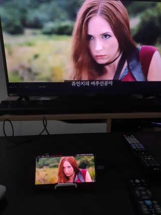 잇츠온 넷플릭스 C타입 미러링 케이블 IT-MHLBN20 — 5점을 준 리뷰어가 2020년 7월 올린 사용 사진